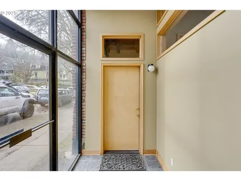 2777 NW Savier Street Portland OR 97210