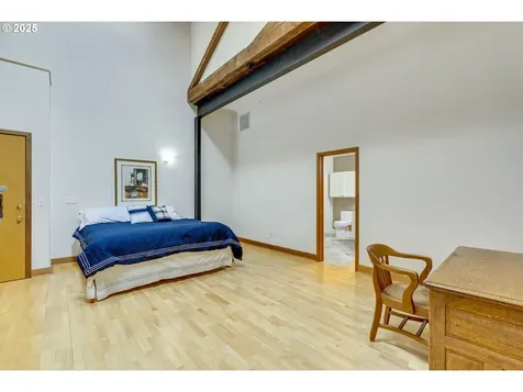 2777 NW Savier Street Portland OR 97210