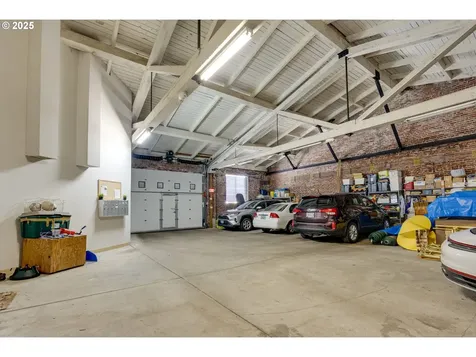 2777 NW Savier Street Portland OR 97210