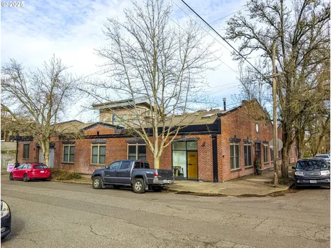 2777 NW Savier Street Portland OR 97210