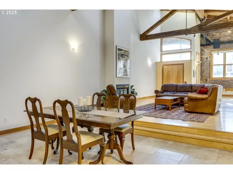 2777 NW Savier Street Portland OR 97210