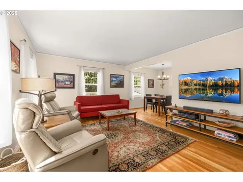 5959 SW Brugger Street Portland OR 97219