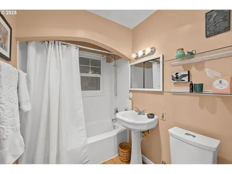 5959 SW Brugger Street Portland OR 97219