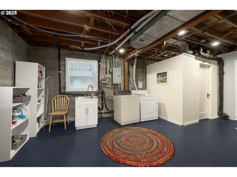 5959 SW Brugger Street Portland OR 97219