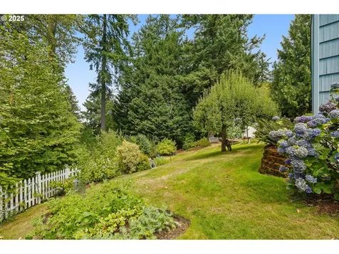 5959 SW Brugger Street Portland OR 97219