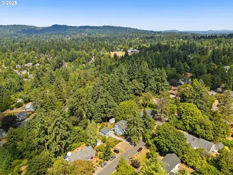 5959 SW Brugger Street Portland OR 97219