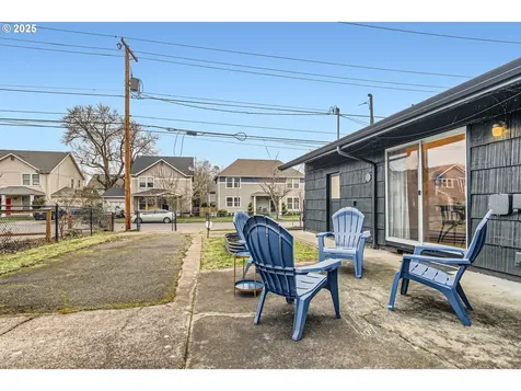 8829 N Dwight Avenue Portland OR 97203