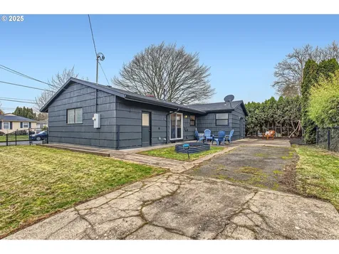 8829 N Dwight Avenue Portland OR 97203