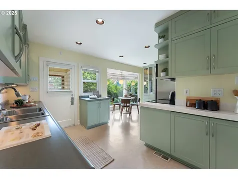 4219 NE 41st Avenue Portland OR 97211