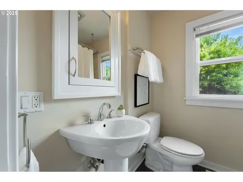 4219 NE 41st Avenue Portland OR 97211