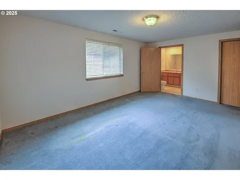 5915 NE 56th Court Vancouver WA 98661