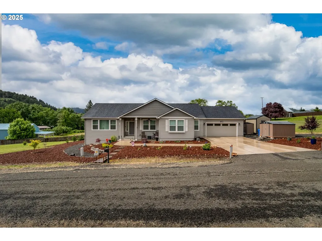 120 Sundance Court Roseburg OR 97471