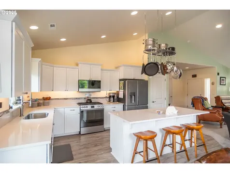 120 Sundance Court Roseburg OR 97471