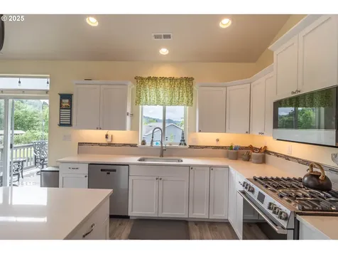 120 Sundance Court Roseburg OR 97471