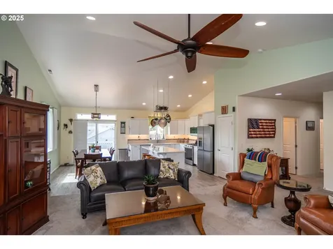 120 Sundance Court Roseburg OR 97471