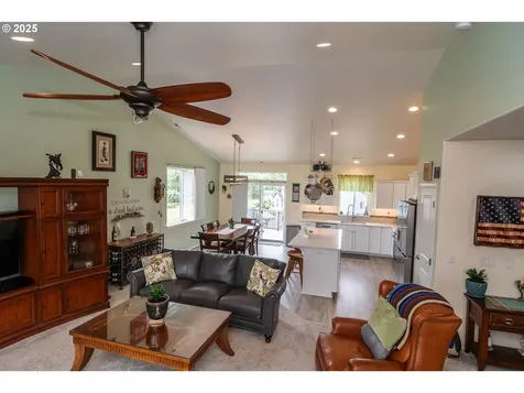 120 Sundance Court Roseburg OR 97471
