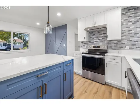 142 NE 128th Avenue Portland OR 97230
