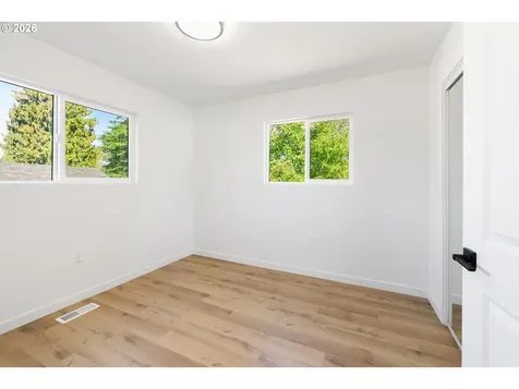 142 NE 128th Avenue Portland OR 97230