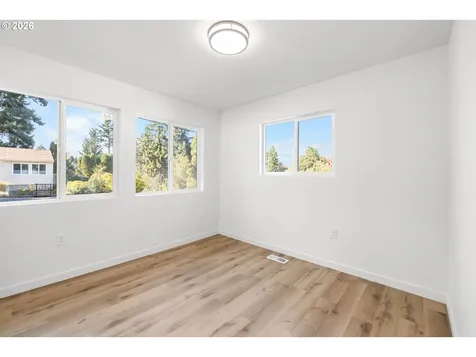 142 NE 128th Avenue Portland OR 97230