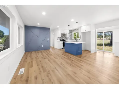 142 NE 128th Avenue Portland OR 97230