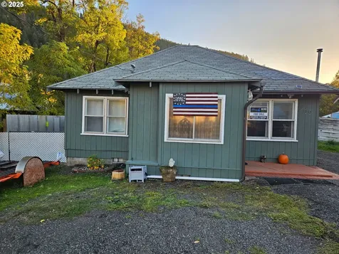 409 N Main Street Klickitat WA 98628