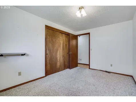 11852 SE Riveridge Drive Vancouver WA 98683