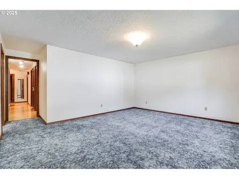 11852 SE Riveridge Drive Vancouver WA 98683