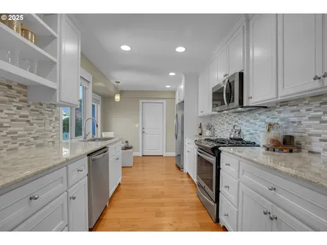 9415 SW Brentwood Place Portland OR 97224