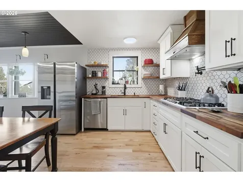 2695 Dillow Drive West Linn OR 97068