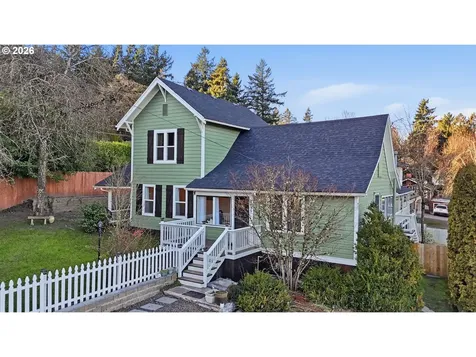 2695 Dillow Drive West Linn OR 97068
