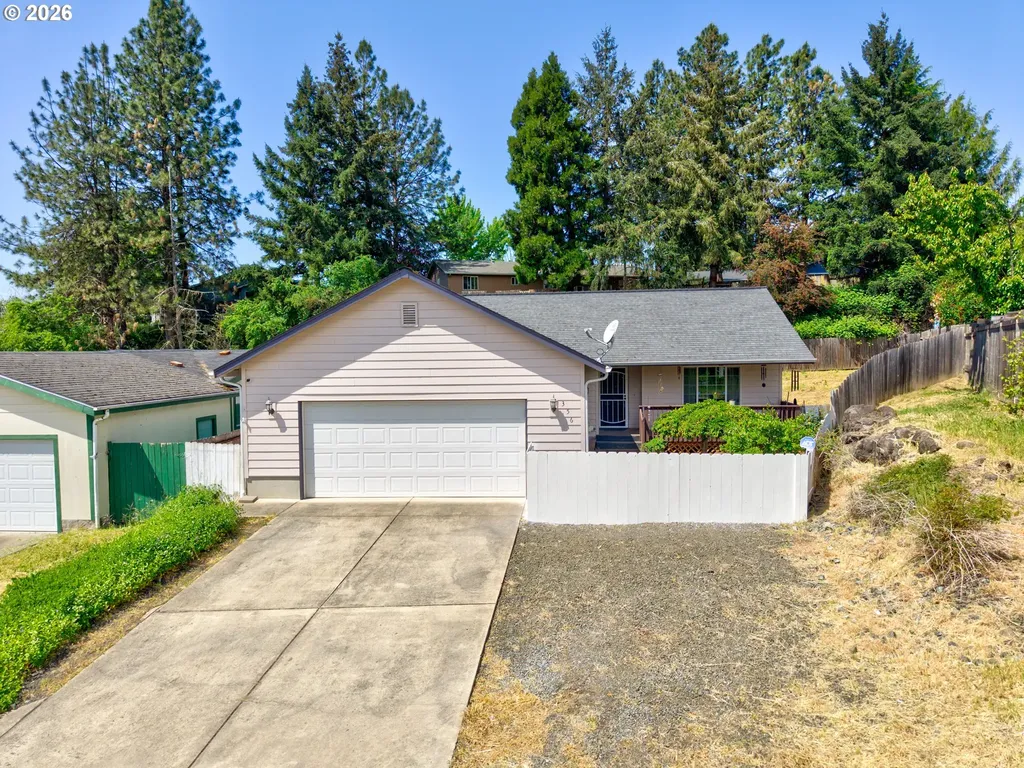 356 Dark Horse Street Roseburg OR 97471