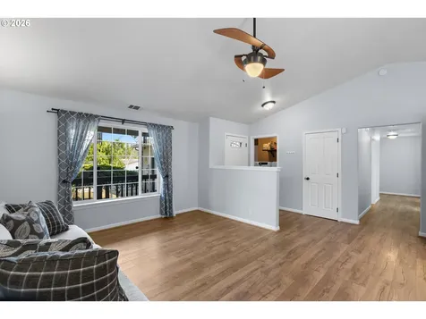 356 Dark Horse Street Roseburg OR 97471