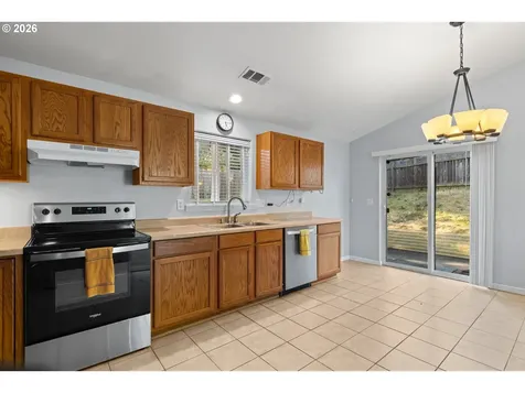 356 Dark Horse Street Roseburg OR 97471