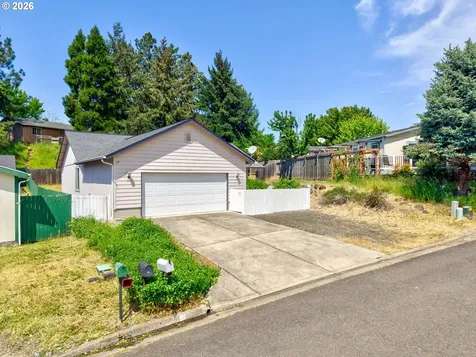 356 Dark Horse Street Roseburg OR 97471