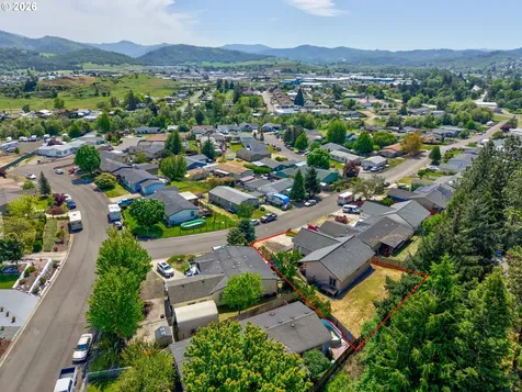 356 Dark Horse Street Roseburg OR 97471