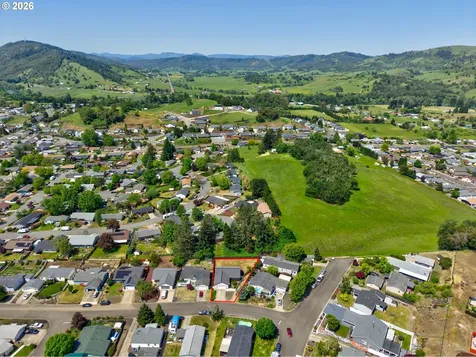 356 Dark Horse Street Roseburg OR 97471