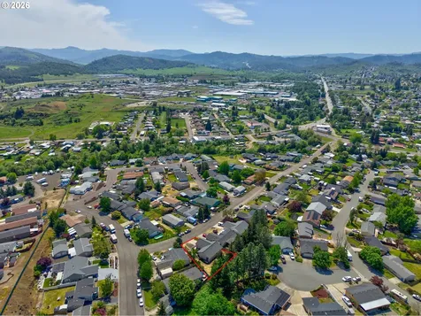 356 Dark Horse Street Roseburg OR 97471