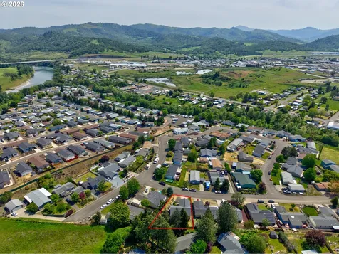 356 Dark Horse Street Roseburg OR 97471