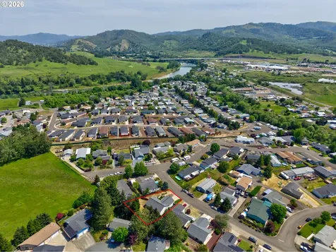 356 Dark Horse Street Roseburg OR 97471