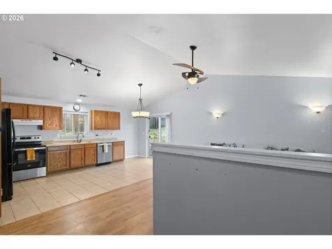356 Dark Horse Street Roseburg OR 97471