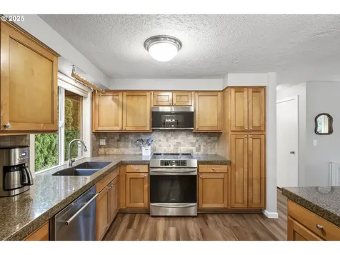 9690 SW New Forest Drive Beaverton OR 97008