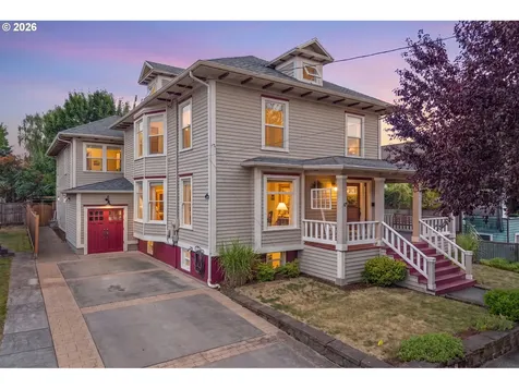 1337 SE Lexington Street Portland OR 97202