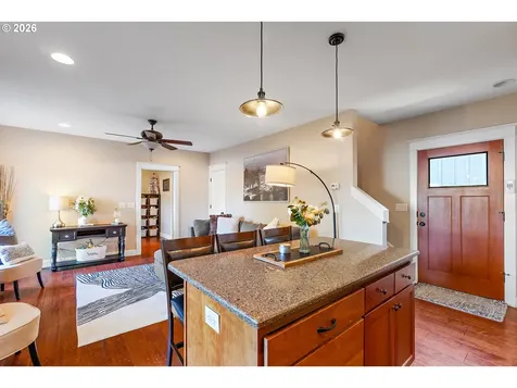 1337 SE Lexington Street Portland OR 97202