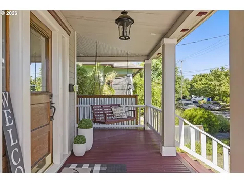 1337 SE Lexington Street Portland OR 97202