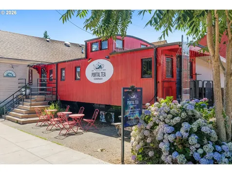 1337 SE Lexington Street Portland OR 97202