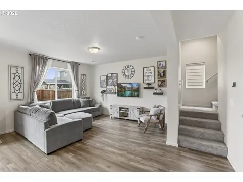 33299 SW Havlik Drive Scappoose OR 97056