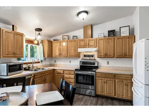 4327 SE 136th Avenue Portland OR 97236