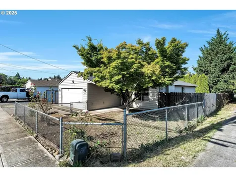4327 SE 136th Avenue Portland OR 97236