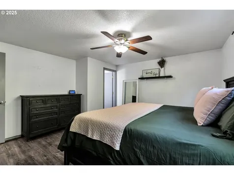 4327 SE 136th Avenue Portland OR 97236