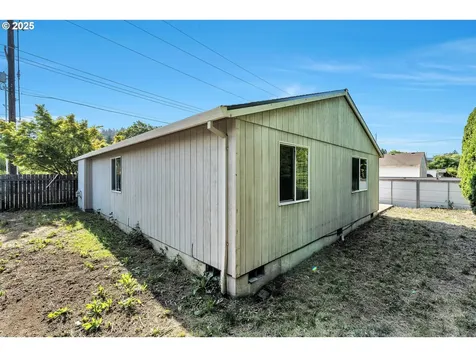 4327 SE 136th Avenue Portland OR 97236